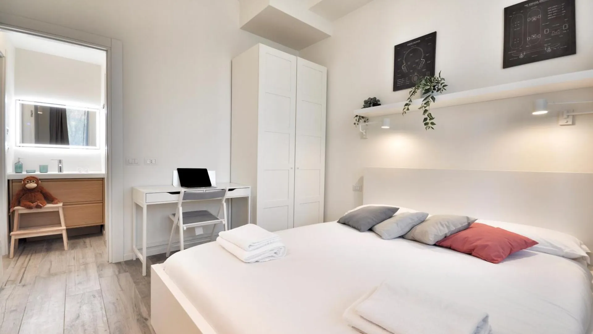 Ihost Apartment - Adriatico 6 location